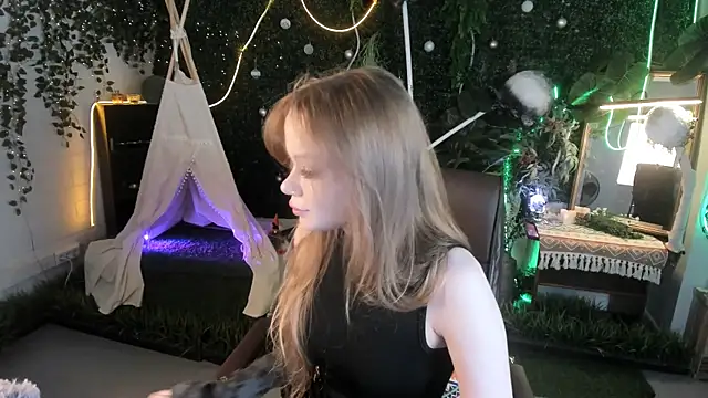Snapshot of AmyNox chatting on 07/04/26, 09:15 AmyNox online show from 07/04/26, 09:15
