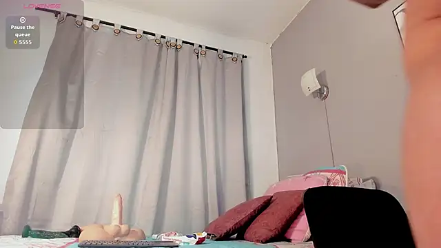 Snapshot of Britanny_W chatting on 06/01/26, 10:33 Britanny W online show from 06/01/26, 10:33