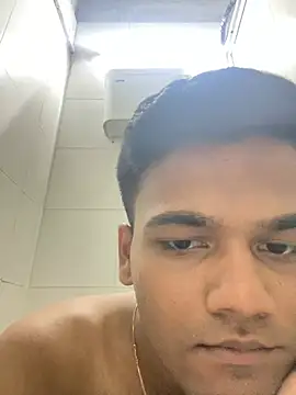 Snapshot of Dazzling_dude chatting on 03/26/26, 08:58 Dazzling dude online show from 03/26/26, 08:58