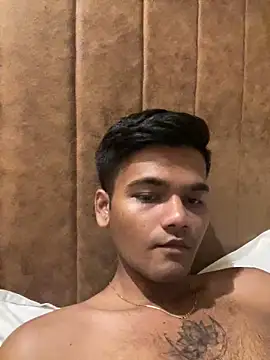 Snapshot of Dazzling_dude chatting on 04/03/26, 08:29 Dazzling dude online show from 04/03/26, 08:29