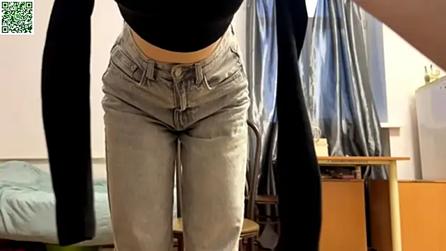 Snapshot of VickieKush chatting on 04/10/26, 04:12 VickieKush online show from 04/10/26, 04:12