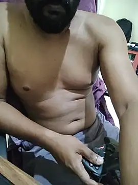 Snapshot of shineboy28 chatting on 02/20/26, 11:43 shineboy28 online show from 02/20/26, 11:43