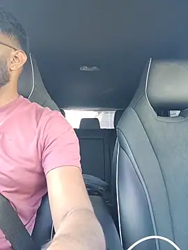 Snapshot of shineboy28 chatting on 02/22/26, 09:52 shineboy28 online show from 02/22/26, 09:52