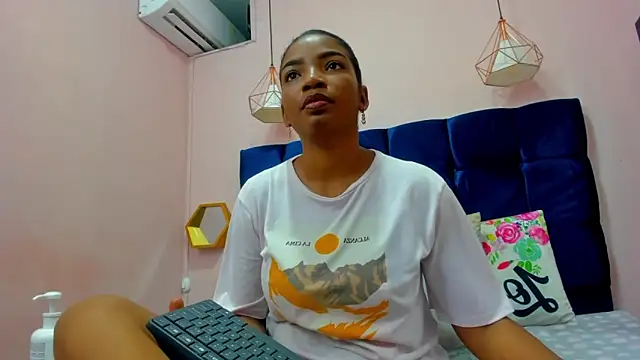 Sexy ebony 1 online show from 04/08/26, 11:43