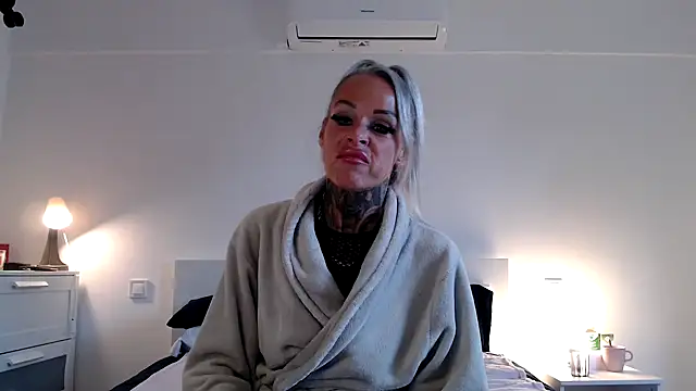 Sophie-Logan-Ink online show from 04/13/26, 04:45