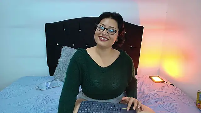 Angelic 17 online show from 02/22/26, 12:45