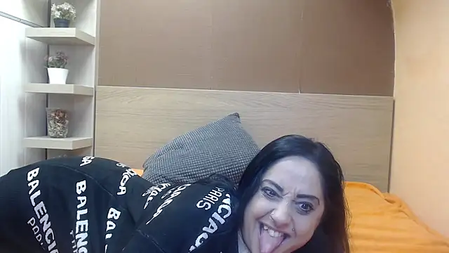 PinkyTwerkyX online show from 02/09/25, 04:36