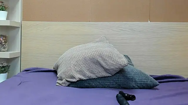 PinkyTwerkyX online show from 11/15/25, 01:18