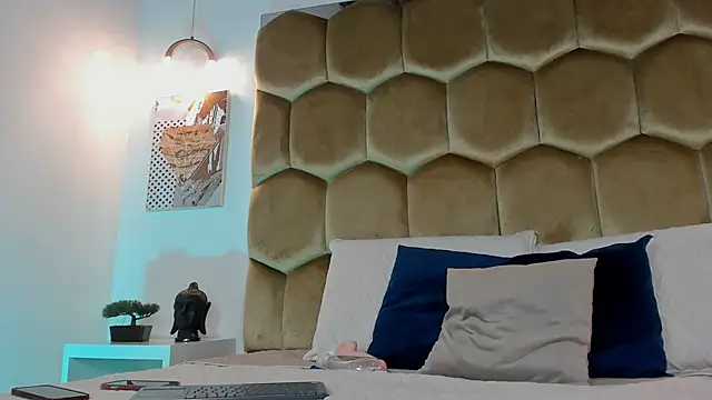 Snapshot of Mia_Reyesjs chatting on 02/18/26, 09:55 Mia Reyesjs online show from 02/18/26, 09:55