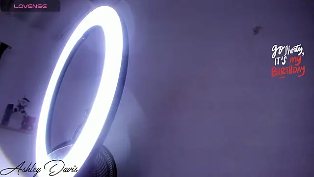 Snapshot of AsshleyDavis chatting on 04/18/26, 08:31 AsshleyDavis online show from 04/18/26, 08:31