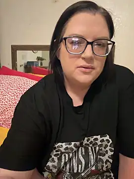 FreaksOffALeash3261 online show from 05/26/26, 04:41