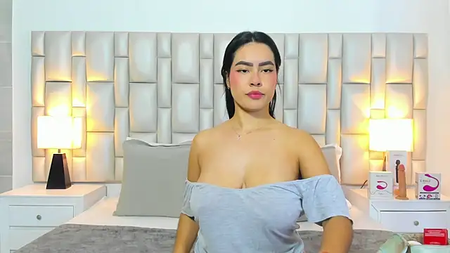 Snapshot of paola_katy_dicks chatting on 06/19/26, 07:50 paola katy dicks online show from 06/19/26, 07:50