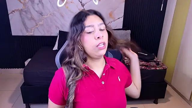 Snapshot of Sophie19__ chatting on 02/16/26, 11:39 Sophie19 online show from 02/16/26, 11:39