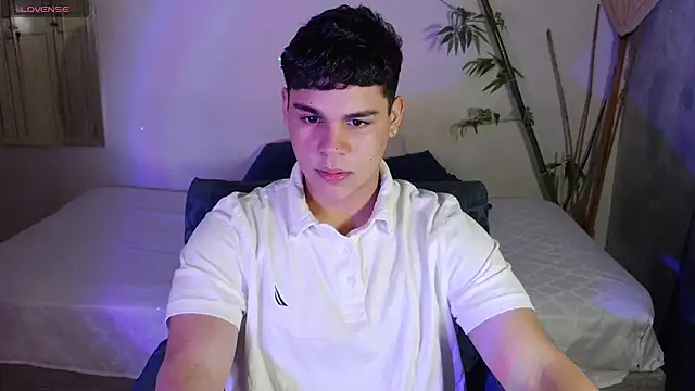 Snapshot of eithan_jonnes chatting on 02/19/26, 11:12 eithan jonnes online show from 02/19/26, 11:12