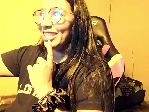 QueenNyxx online show from 03/04/26, 06:03