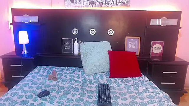 Snapshot of ShannySweett chatting on 04/12/26, 11:10 ShannySweett online show from 04/12/26, 11:10