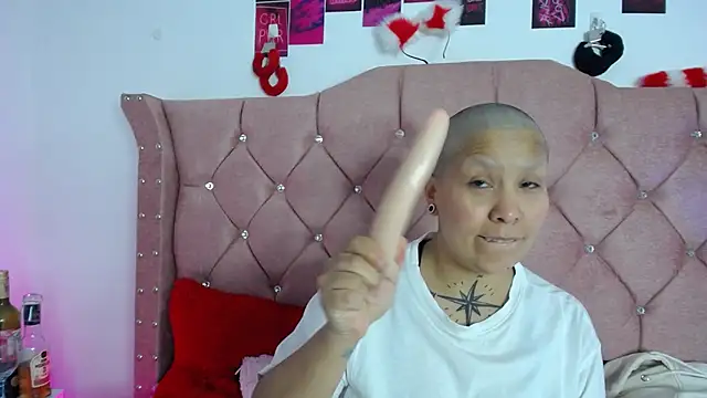 Snapshot of nat_evans8 chatting on 03/11/26, 03:01 nat evans8 online show from 03/11/26, 03:01