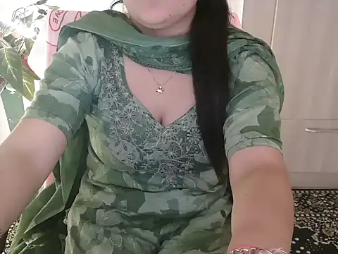 Snapshot of _chitranshi chatting on 03/31/26, 06:03 chitranshi online show from 03/31/26, 06:03