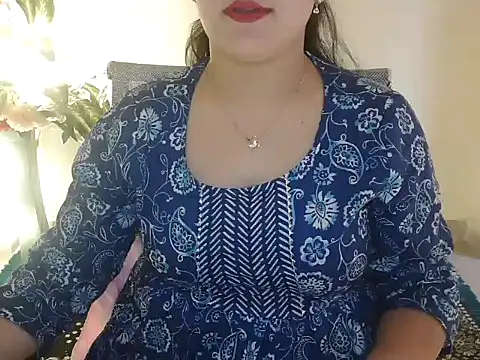 Snapshot of _chitranshi chatting on 04/05/26, 05:04 chitranshi online show from 04/05/26, 05:04