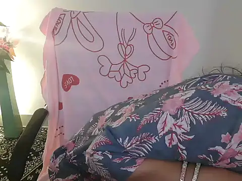 Snapshot of _chitranshi chatting on 04/11/26, 05:12 chitranshi online show from 04/11/26, 05:12