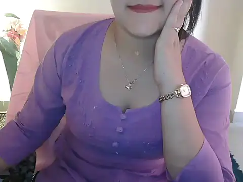 Snapshot of _chitranshi chatting on 04/14/26, 06:41 chitranshi online show from 04/14/26, 06:41