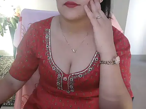 Snapshot of _chitranshi chatting on 04/17/26, 05:43 chitranshi online show from 04/17/26, 05:43