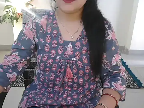 Snapshot of _chitranshi chatting on 04/20/26, 04:37 chitranshi online show from 04/20/26, 04:37