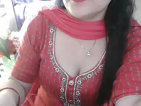 Snapshot of _chitranshi chatting on 04/24/26, 05:43 chitranshi online show from 04/24/26, 05:43