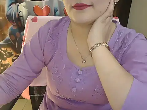 Snapshot of _chitranshi chatting on 04/29/26, 06:17 chitranshi online show from 04/29/26, 06:17