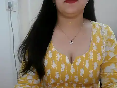 Snapshot of _chitranshi chatting on 06/25/26, 05:23 chitranshi online show from 06/25/26, 05:23