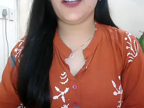 Snapshot of _chitranshi chatting on 06/26/26, 06:07 chitranshi online show from 06/26/26, 06:07