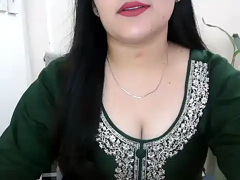 Snapshot of _chitranshi chatting on 07/17/26, 05:36 chitranshi online show from 07/17/26, 05:36