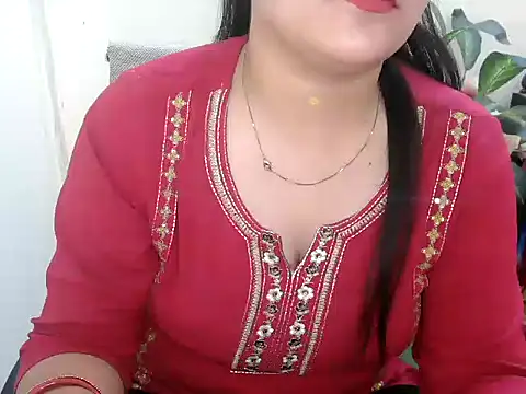 Snapshot of _chitranshi chatting on 07/21/26, 05:32 chitranshi online show from 07/21/26, 05:32