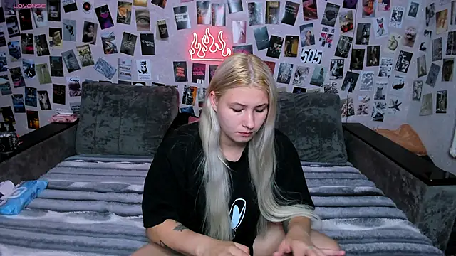 Snapshot of x_Ulya1cutex chatting on 06/29/26, 07:03 x Ulya1cutex online show from 06/29/26, 07:03