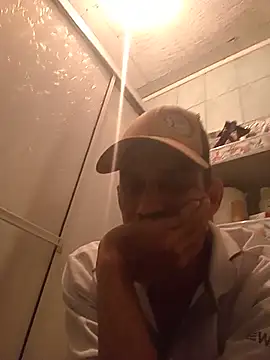 Snapshot of segnini21 chatting on 06/11/26, 01:49 segnini21 online show from 06/11/26, 01:49