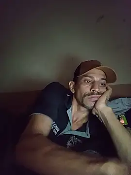Snapshot of segnini21 chatting on 06/19/26, 03:44 segnini21 online show from 06/19/26, 03:44