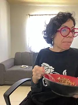 Snapshot of JeanneDuval8888 chatting on 03/06/26, 09:11 JeanneDuval8888 online show from 03/06/26, 09:11