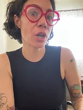 Snapshot of JeanneDuval8888 chatting on 04/22/26, 12:35 JeanneDuval8888 online show from 04/22/26, 12:35