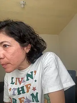 Snapshot of JeanneDuval8888 chatting on 05/30/26, 11:02 JeanneDuval8888 online show from 05/30/26, 11:02