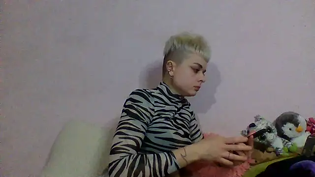 AlisaDear257 online show from 04/15/26, 07:10