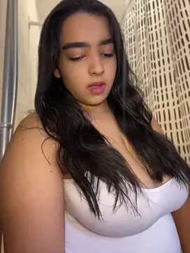 Snapshot of Mayaslow chatting on 06/16/26, 07:55 Mayaslow online show from 06/16/26, 07:55