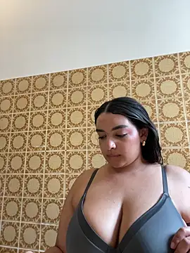 Snapshot of Mayaslow chatting on 06/30/26, 03:35 Mayaslow online show from 06/30/26, 03:35