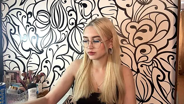 Kat Catherine online show from 02/25/26, 10:25