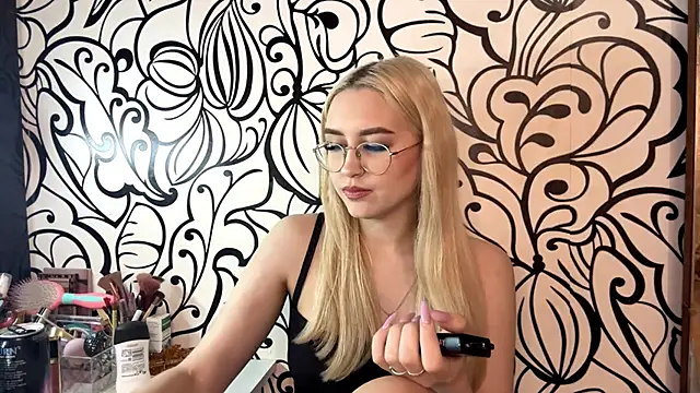 Kat Catherine online show from 02/28/26, 11:11