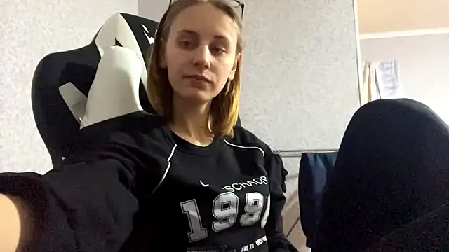 Sweety Burger online show from 02/18/26, 04:14