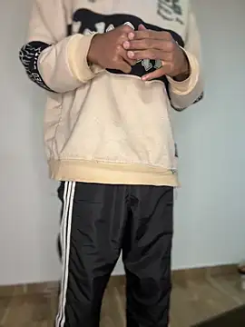 Snapshot of mondacuo3000 chatting on 04/24/26, 05:15 mondacuo3000 online show from 04/24/26, 05:15