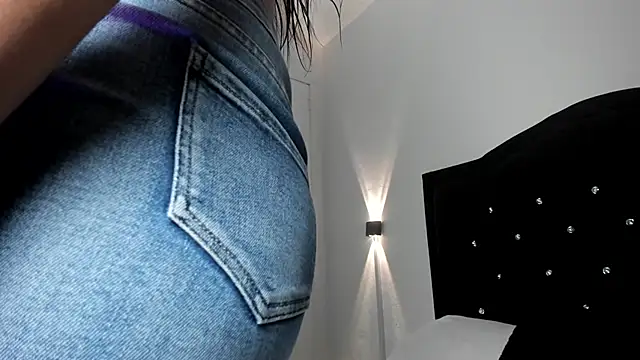 gisell antonella online show from 04/16/26, 01:01