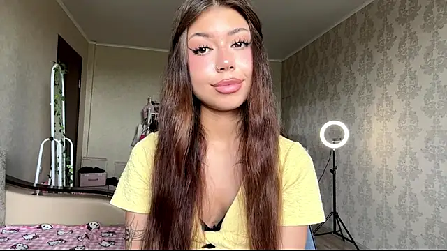 Snapshot of You_Club_Winx chatting on 06/11/26, 08:23 You Club Winx online show from 06/11/26, 08:23