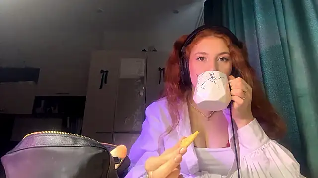 AliceCarrol online show from 02/14/26, 07:49