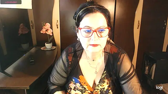 Snapshot of exiMIlf chatting on 04/18/26, 11:36 exiMIlf online show from 04/18/26, 11:36
